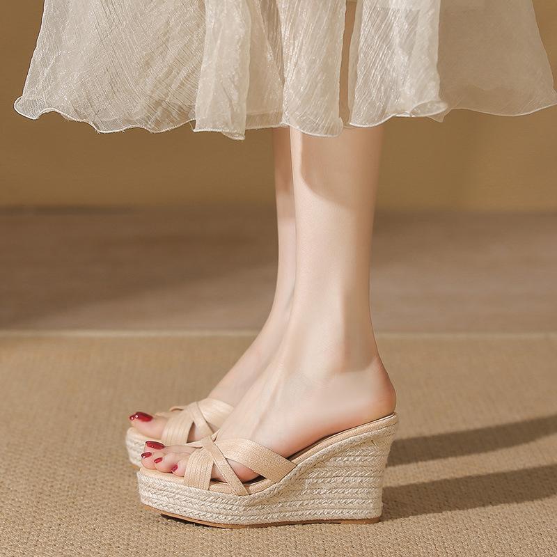 Женские шлепанцы на танкетке с толстой подошвой с открытым носком, новинка лета, водонепроницаемые, на платформе, на высоком каблуке, соломенные сандалии