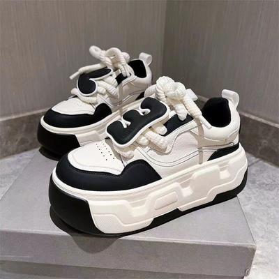 Весна Осень 2024 Новые Женские Кеды в Кампусном Стиле с Толстой Подошвой и Увеличением Высоты, Универсальные Студенческие Повседневные Спортивные Кеды для Скейтборда