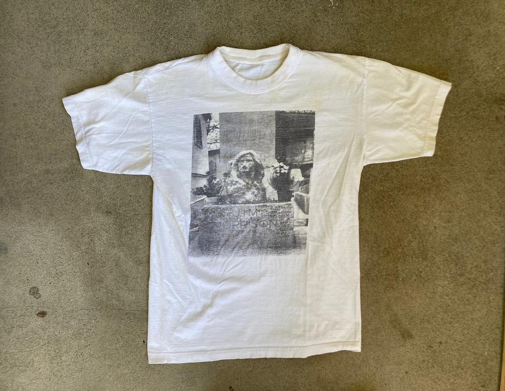 Vintage 1990s The DOORS Jim Morrison Grave Memorial Crewneck T-SHIRT Size Medium Paris Cemetery Concert Tour Band Single Stitch