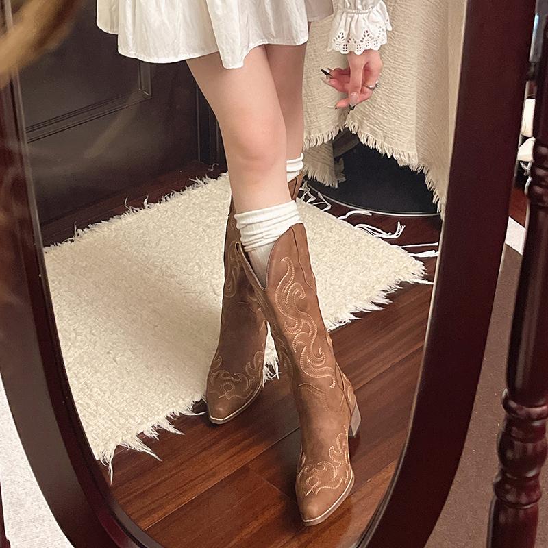 Мода 2025 Весна и Осень Зима Новый Стиль Мода Квадратный Каблук Высокие Длинные Сапоги Не Выше Колена Вышитые Ретро Западные Ковбойские Сапоги
