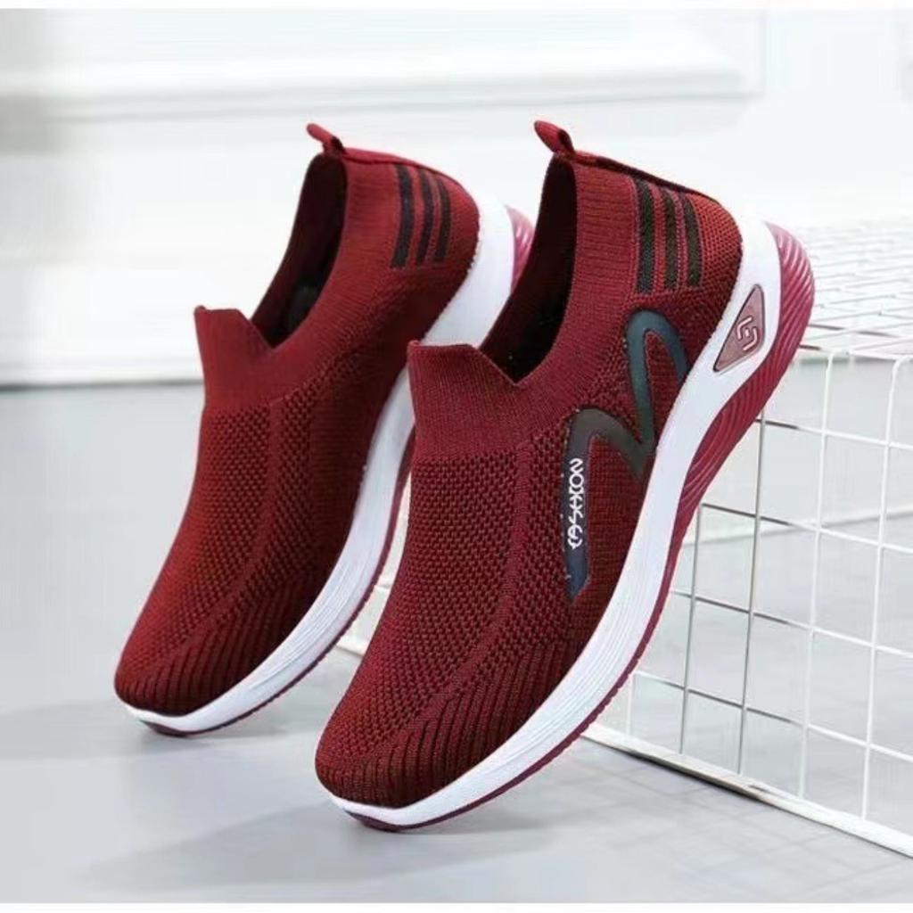 2025 New Style Shoes Casual Men Shoes Soft Sole Breathable Fashionable Light Slipper Women Shoes Single-layer Shoes