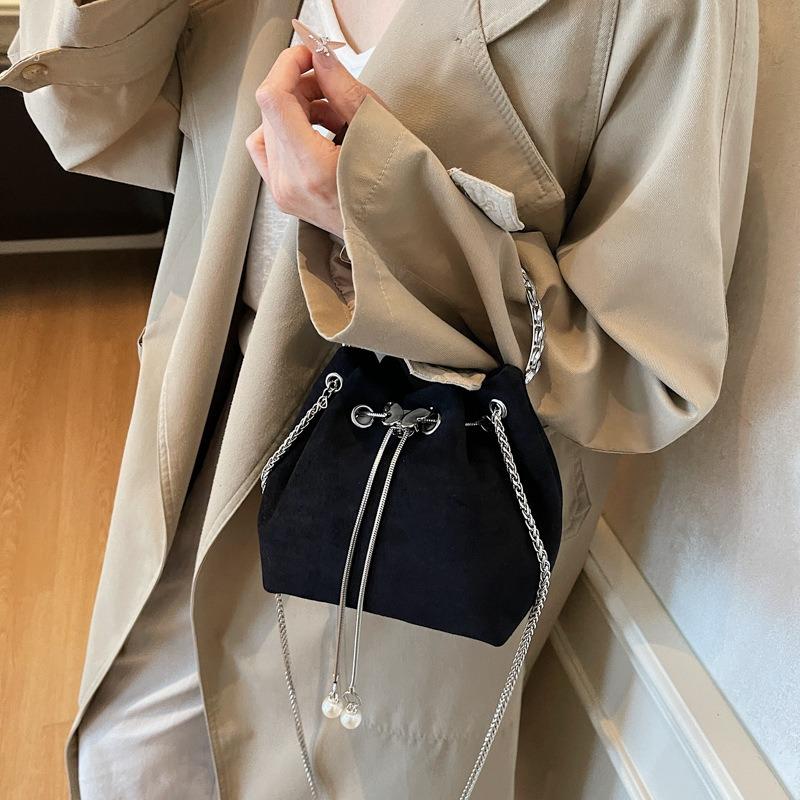 Премиальная сумка-ведро на цепочке Новая женская повседневная бархатная портативная темпераментная сумка-мессенджер для通勤