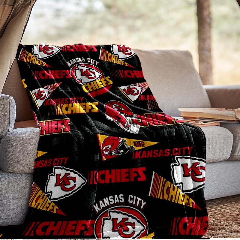 Kansas City Chiefs Pattern Blanket Outdoor Flannel Blanket for Camping, Hiking, Garden Parties, Picnic Essentials,gift for family and friends