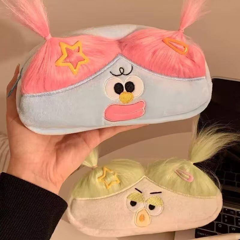 Очаровательный и стильный пенал большой вместимости для учениц средней школы к новому семестру