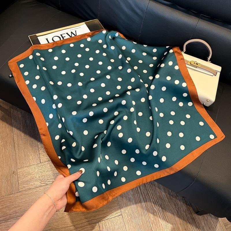 Spring and summer square scarf Korean version of women's scarf decorative binding wrist exquisite foreign style neck protection windproof headscarf