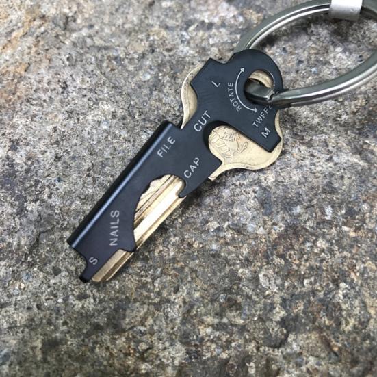 Вешалка для инструментов 8 в 1, брелок из нержавеющей стали, универсальный легкий антикоррозийный инструмент для наружного или повседневного использования