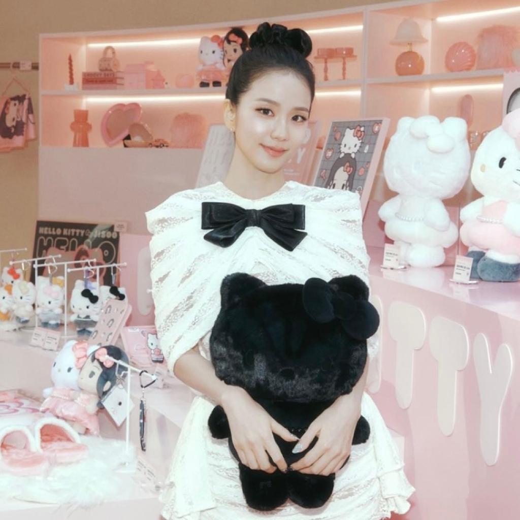 [Б/У] Эксклюзив для Кореи Плюшевая игрушка HELLO KITTY x JISOO 40 см