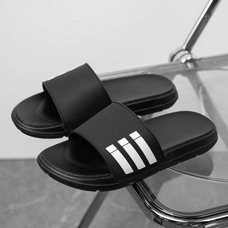 Платформенные шлепанцы мужские летние модные для улицы новые студенческие универсальные с характером нескользящие уличные пляжные сандалии