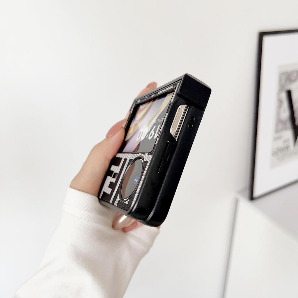 Защитный чехол Samsung Z Flip7 с текстурой кожи для Z Flip6/5 - Стильный трехсекционный дизайн