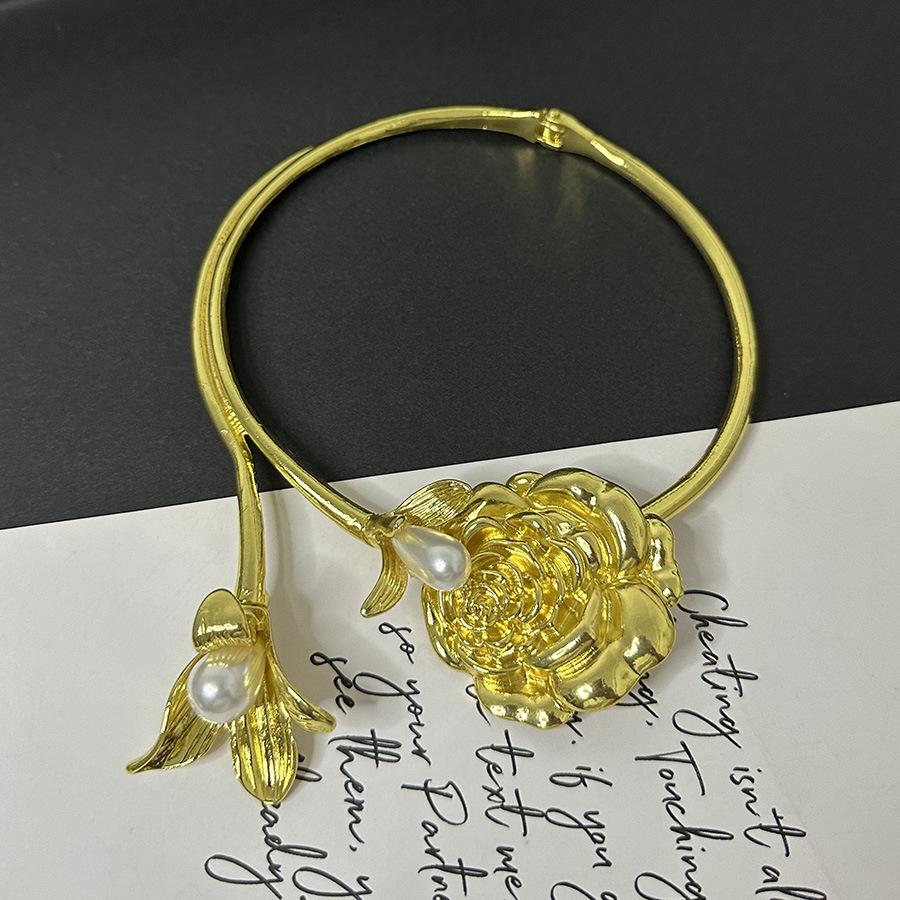 Тяжелое трехмерное жемчужное цветочное ожерелье, античный стиль, легкая роскошь, высококачественные аксессуары для ожерелий для женщин