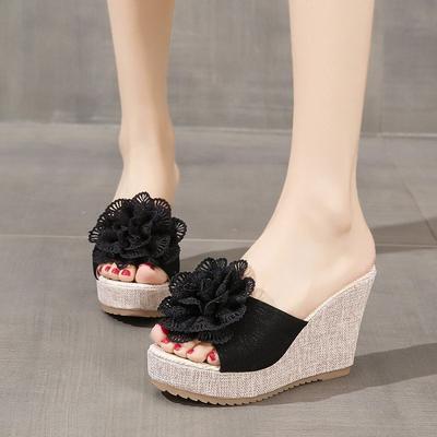 Женские туфли-лодочки с танкеткой и толстым дном в форме рыбьего рта, летняя новая корейская версия 2025 года, модные тапочки с цветочным узором и подошвой-бубликом на высоком каблуке