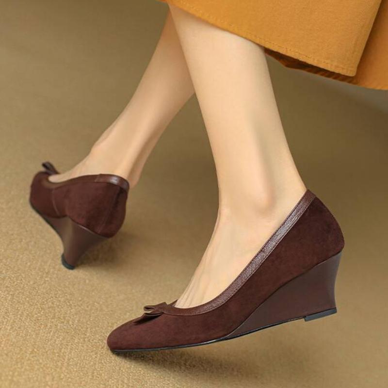Весна/осень Женская обувь из овечьей замши Туфли для женщин Туфли-лодочки на толстом каблуке с острым носком Туфли Мэри Джейн на танкетке