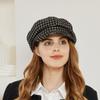 Женская ретро восьмиугольная кепка в британскую клетку: Универсальный весенне-осенний берет с широкими полями для создания непринужденного, литературного образа.