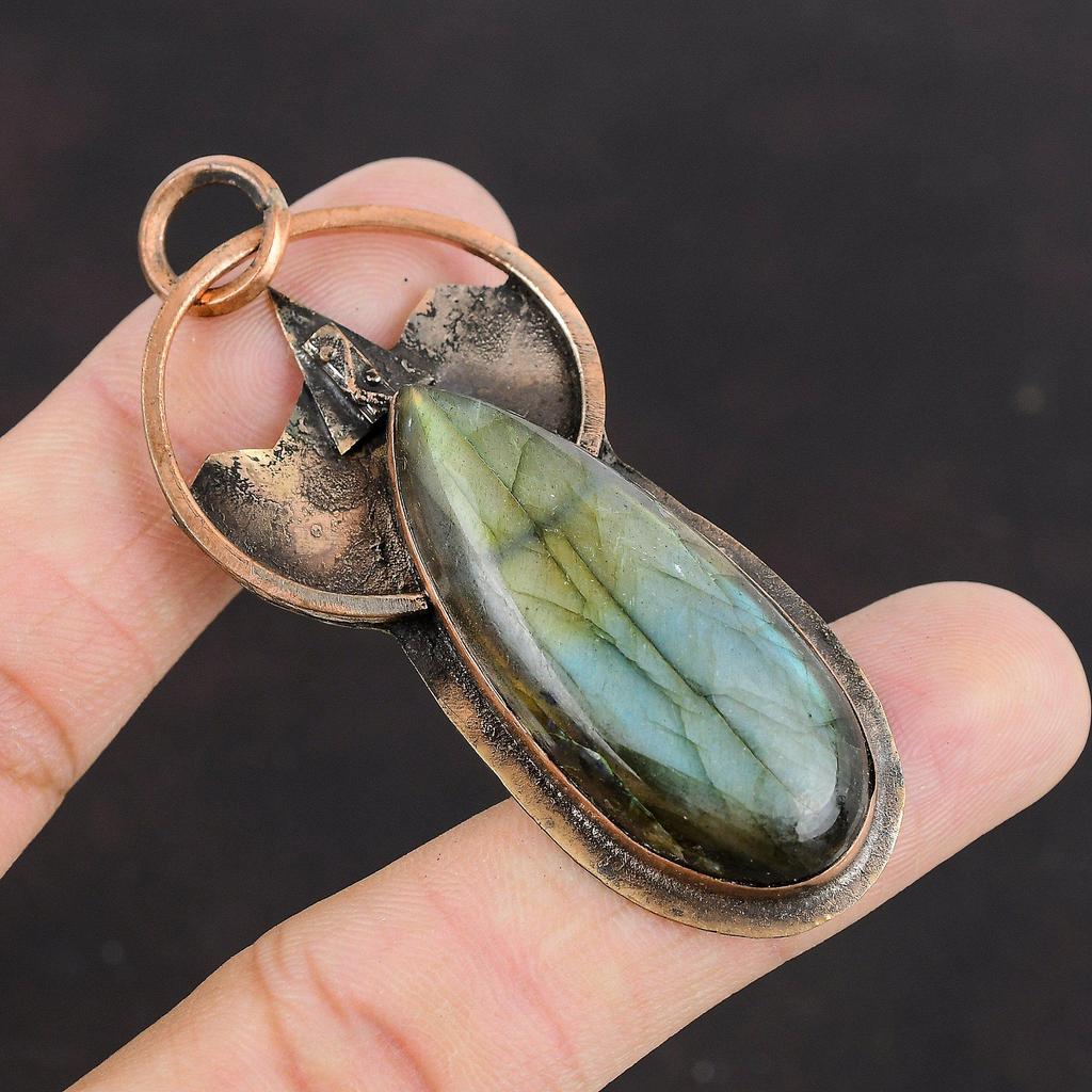 Лабрадоритовый кулон Медный кулон Подвеска из драгоценного камня Медные украшения ручной работы Совершенно новый кулон Ювелирные изделия для подарков Женский кулон Уникальные ювелирные изделия