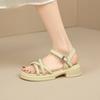 Универсальные сандалии на толстой подошве с увеличением роста для женской верхней одежды 2025 лето новые модные и зарубежные повседневные сандалии на плоской подошве с ремешком-пряжкой