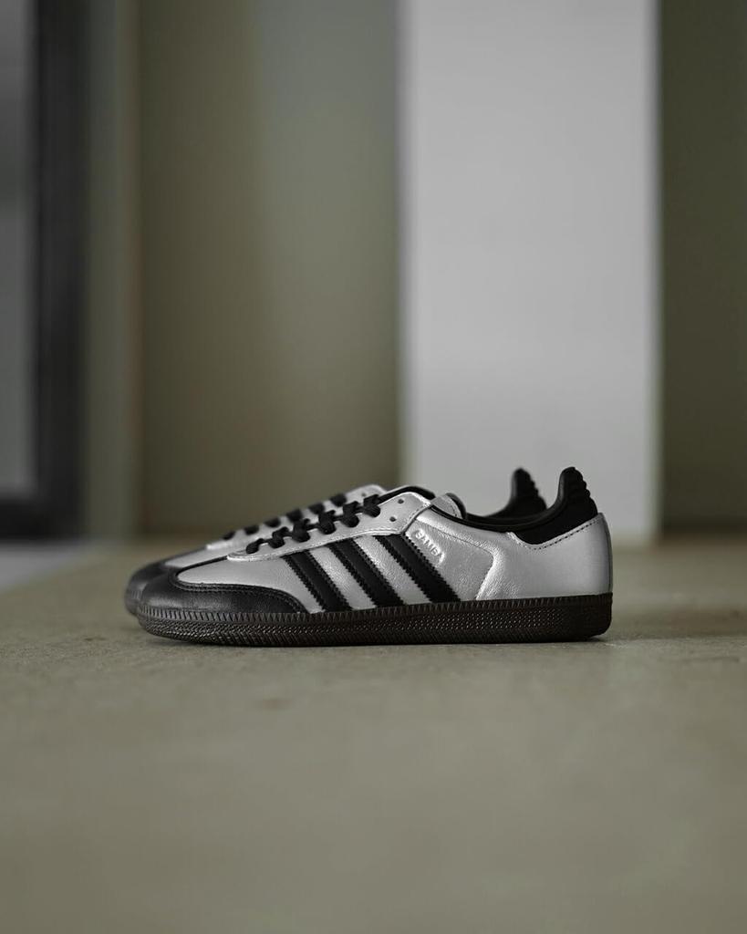 Adidas Оригиналы Samba OG Серебристо-коричневый Originals SAMBA OG KI8464 кроссовка Металлик/Основной черный/Темный СЕРЕБРИСТЫЙ МЕТАЛЛИК/ЧЕРНЫЙ/ТЕМНО-КОРИЧНЕВЫЙ (Японский размер, взрослый, числовой,