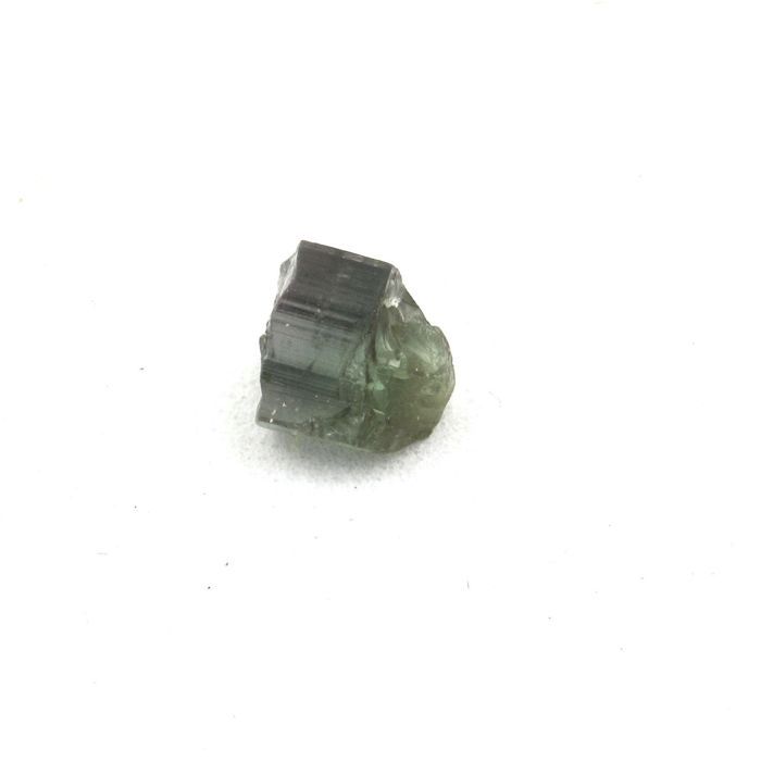 Pierres et Minéraux. Tourmaline verte. 0.93 ct. Paprok, Nuristan, Afghanistan.