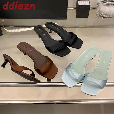 Мода Мода Шелк Женщины Средние Каблуки Туфли-лодочки Шлепанцы Обувь Женская Повседневная Обувь Новинка Весна Лето Квадратный Носок Женские Туфли на Каблуке