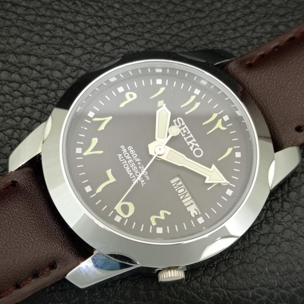 АВТОМАТИЧЕСКИЕ ВИНТАЖНЫЕ ОТРЕСТАВРИРОВАННЫЕ МУЖСКИЕ ЧАСЫ SEIKO ЯПОНИЯ КОРИЧНЕВЫЙ ЦИФЕРБЛАТ a445571-1