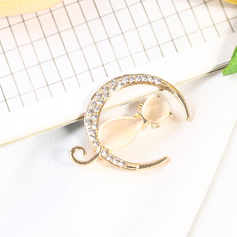 Cat Brooch For Women Baroque Trendy Elegant Brooch Pins Gifts