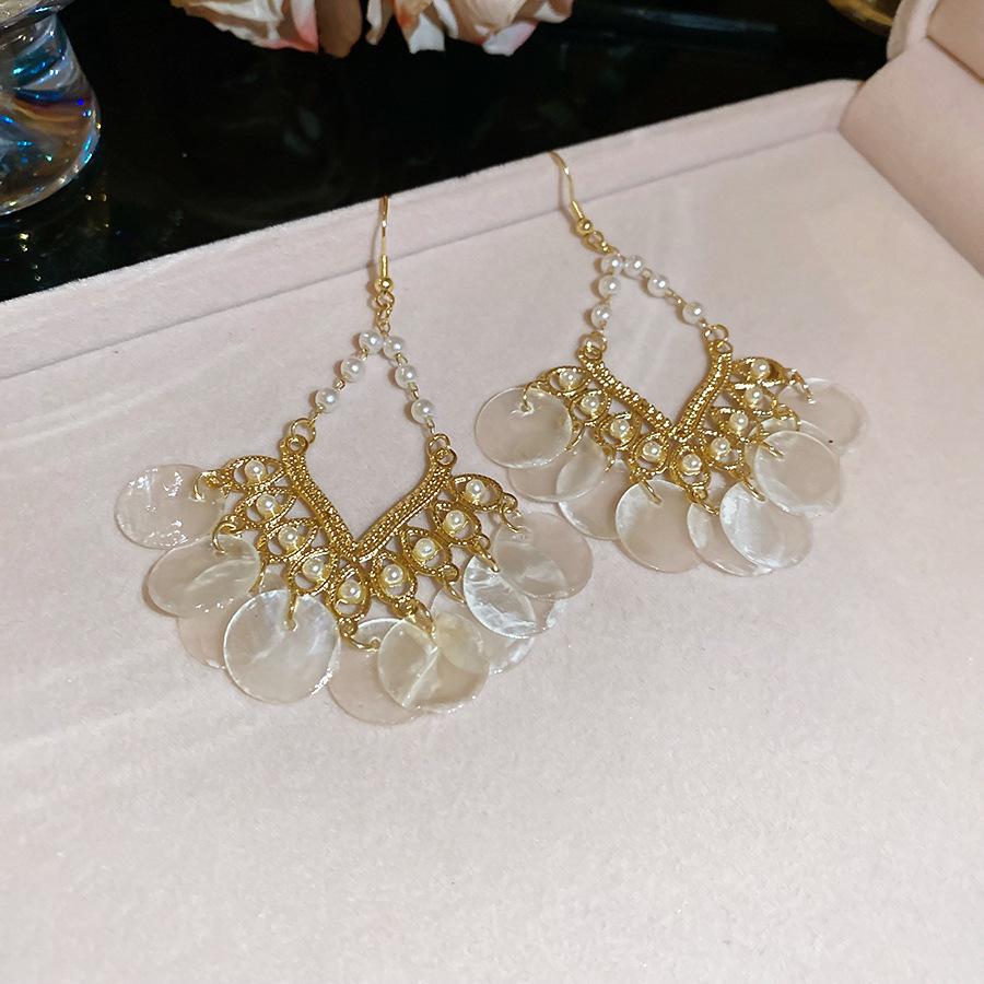 Tassel Stud Round French Shell Earrings Retro Exaggerated Style For A Unique Fashion Statement