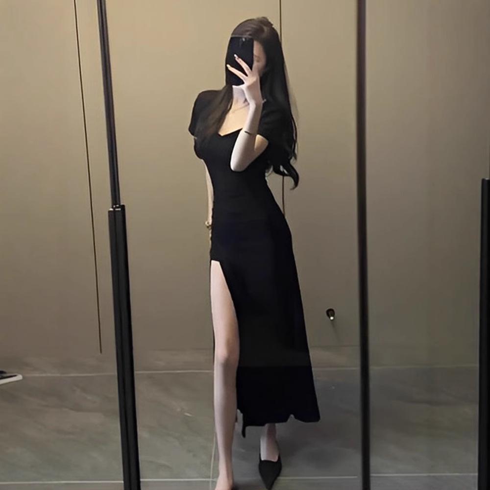 2025 Темпераментное французское приталенное летнее платье с разрезом - Женский сексуальный дизайн с коротким рукавом