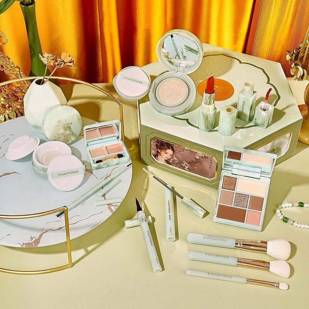 Ancient Rhyme Chinese Style Cosmetics Gift Set with Makeup Brushes