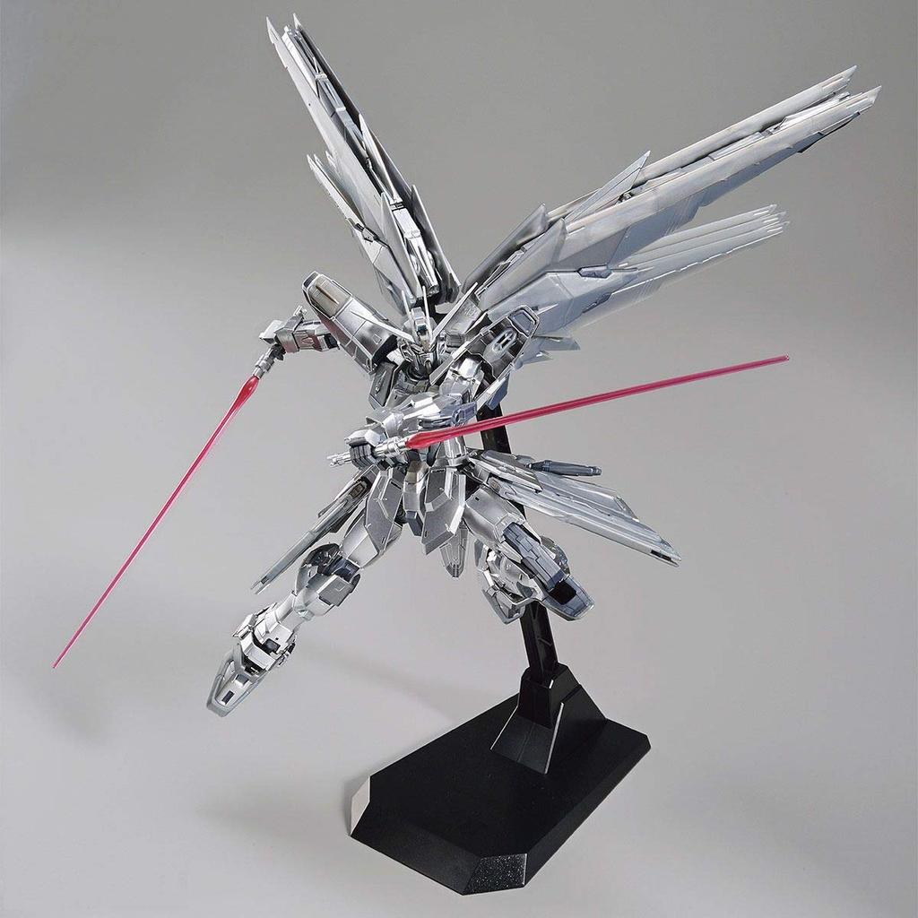 MG Gundam Base Limited Freedom Gundam Silver Coating Mobile Suit Gundam SEED 1/100 Ver.2.0