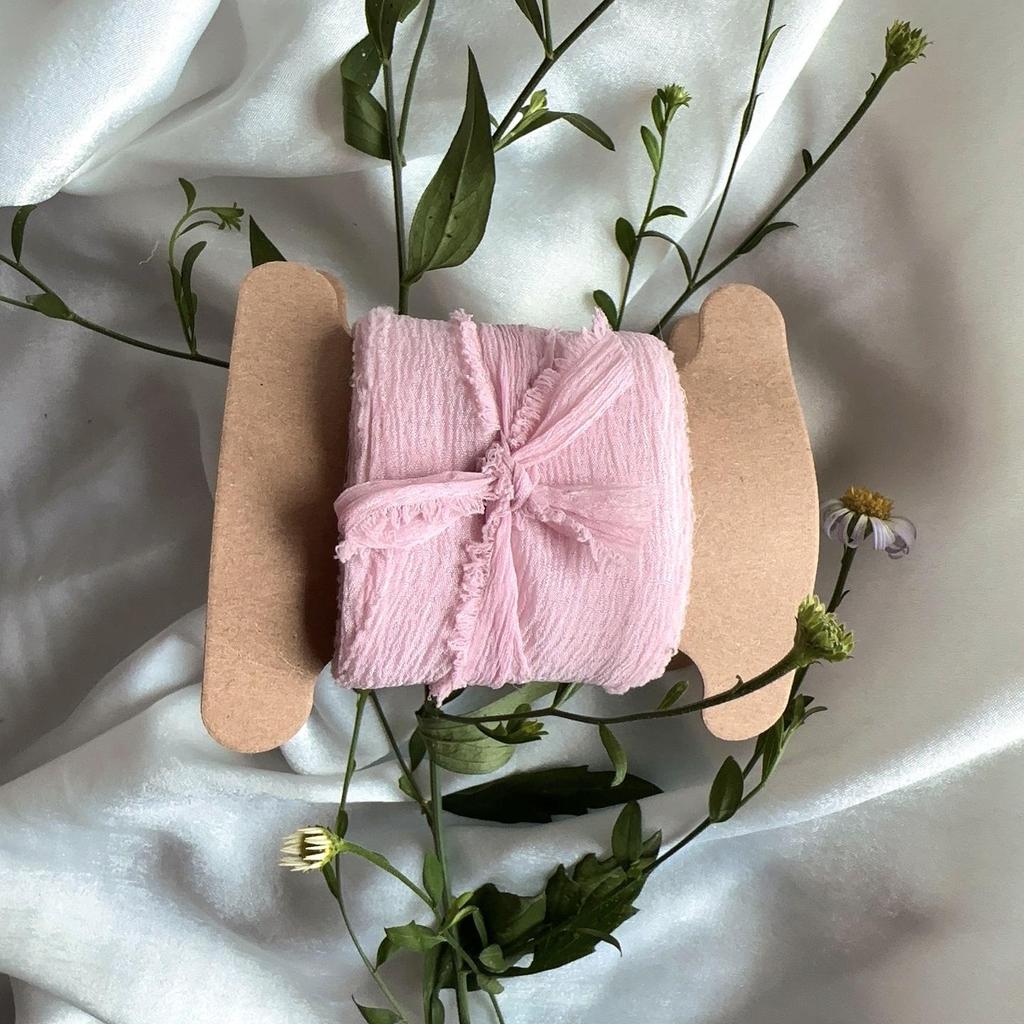 1 рулон шелковой ленты с рваными краями и необработанными краями(1 рулон = 4 см * 5 м) DIY Рождественские свадебные приглашения Упаковка Партия Цветочный букет Подарочная упаковка Декор