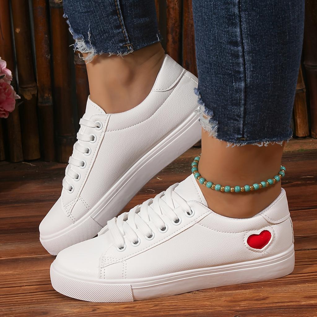 Маленькие белые туфли женские 2025 новые мягкая подошва нескользящие для бега студенческие повседневные под все на плоской подошве базовые студенческие женские кеды