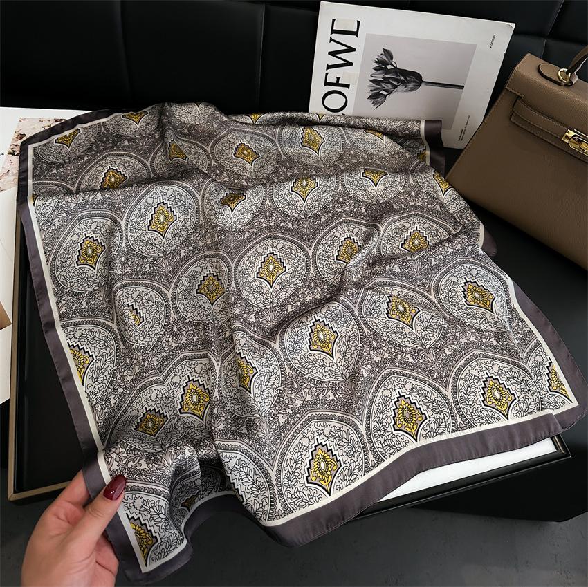 Imitated Silk Headcloth Fashion Flower Print Square Shawls Popular 70X70cm Bandanna Kerchief Sun Protection Silk Scarves Tie Bag