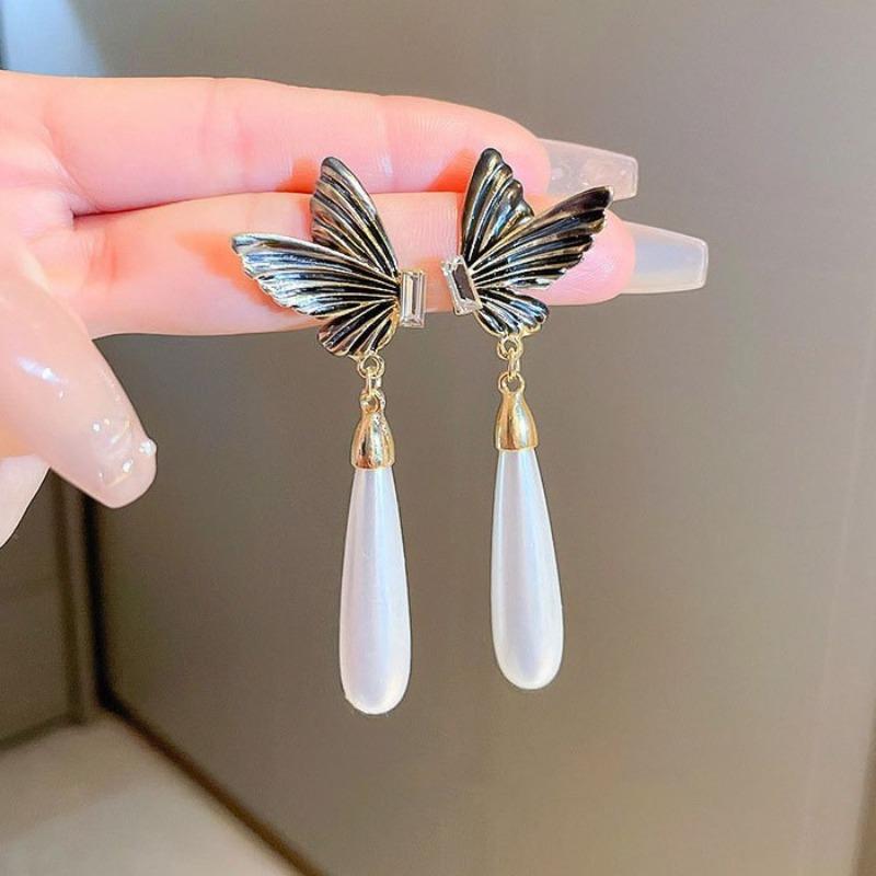 High-end French Super Fairy Pearl Flower Fringed Earrings Women's Light Luxury Temperament Earrings Retro Petal Exaggerated Earrings