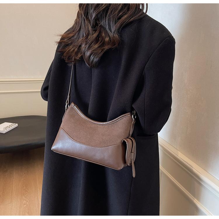 Ретро матовая сумка женская большая вместимость 2024 новая осенне-зимняя сумка для отдыха нишевая сумка-мессенджер сумка для поездок на работу