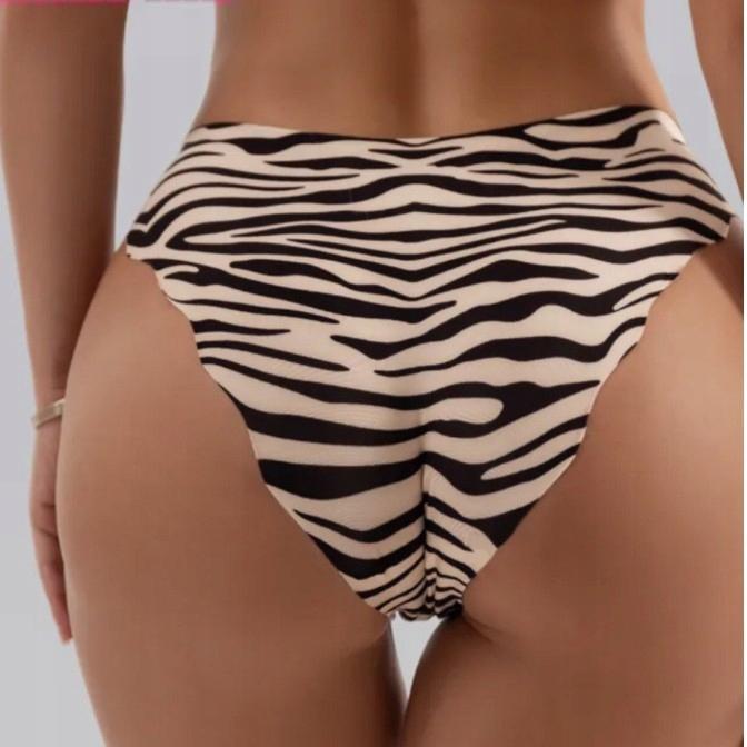 Stringi Damskie Seksowne L z Niskim Stanem Miękkie Wzór Zebra Intimeo