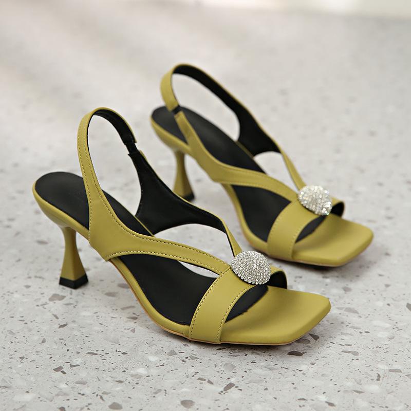 Лето 2025 новое с юбкой квадратный носок модные сандалии женские корейская версия высокий каблук тонкий каблук элегантные французские стразы женская обувь