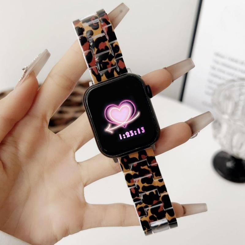 Новый стильный ремешок из смолы с леопардовым принтом для Apple Watch Ultra 49 мм. Милый ремешок для iWatch Series 11/10/9/8/SE 42 мм 46 мм 45 мм 40 мм 41 мм 44 мм. Женский браслет