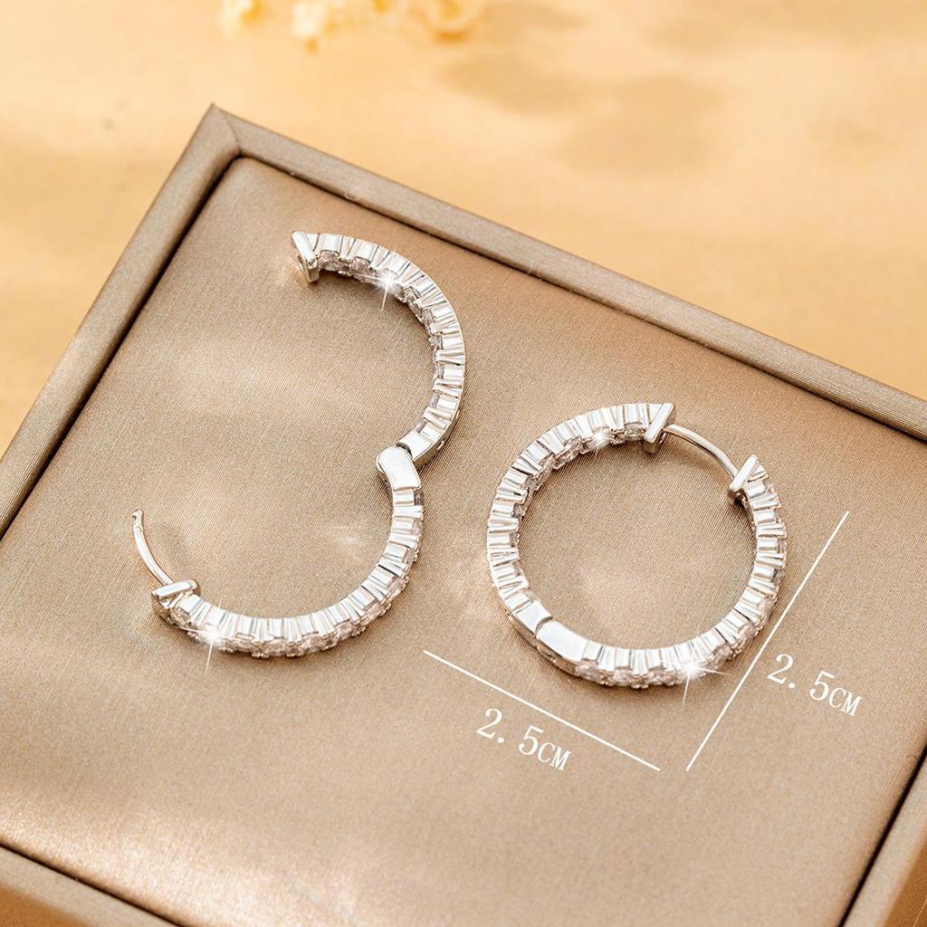 Модные медные серьги-кольца с цирконами