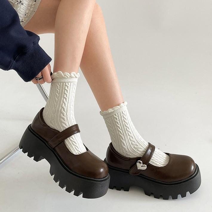 Модные повседневные коричневые ретро туфли на платформе из маленькой кожи женские 2025 новые весна и осень юбка французские туфли Мэри Джейн