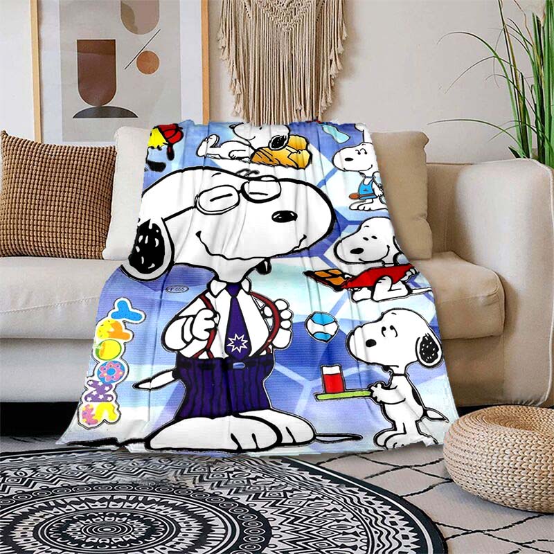 This adorable 3D Snoopy cartoon flannel blanket is comfortable and soft, perfect for use in bedrooms, beds, sofas, picnics, and