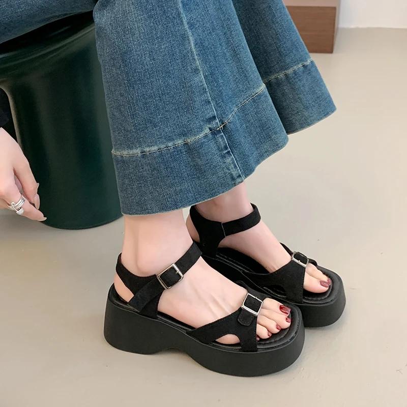 Женские сандалии ретро женская обувь 2025 летние девушки новые наружные толстые ретро женская обувь