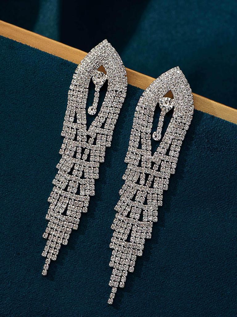 Luxurious Diamond Tassel Earrings: Shimmering, High-End Fashion for Exquisite European & American Style Party Wear.