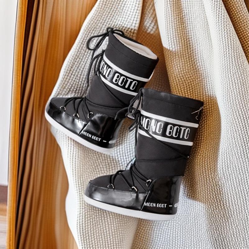 Snow Boots Women's 2025 Winter Cotton Shoes Piled Thickened Thermal Sleeve Cotton Boots Waterproof and Non-slip Thick-soled Moon Short Boots