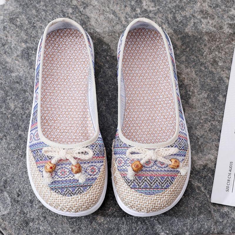 Hollowed Out Cloth Shoes Women Soft Bottom Anti Slip Flat Bottomed Mother Shoes Ventilation Work Shoes Retro Ethnic Style Simple Casual