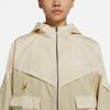 Nike Куртки Женские Бежевый С капюшоном Умеренный Другое DM7909-228