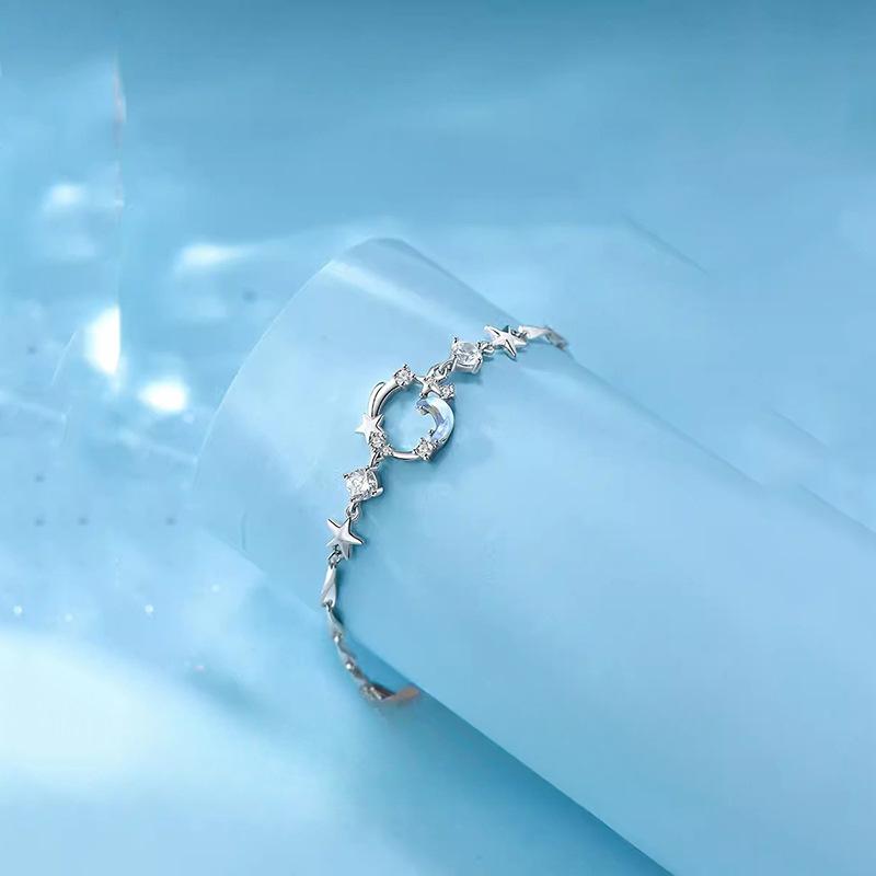 Браслет с рассеянным светом «Звезда и Луна» Женский Легкая роскошь Нежный Лунный камень Луна Звезда Браслет Универсальное Ювелирное изделие Подарок