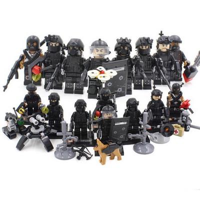 Комплект военных игрушек. 8 шт