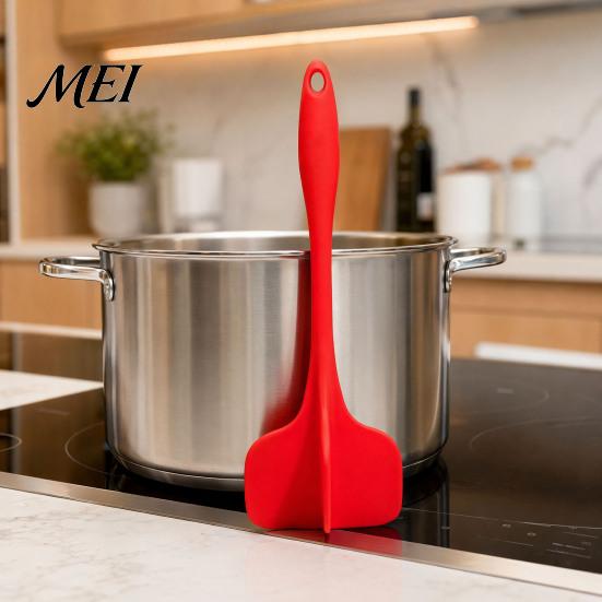 Ergonomic Meat Chopper Silicone Quad with 4 Blade, Non-stick Long Handle Smasher Smasher, Heat Resistant Ground Beef Tool, Kitchen Essentials