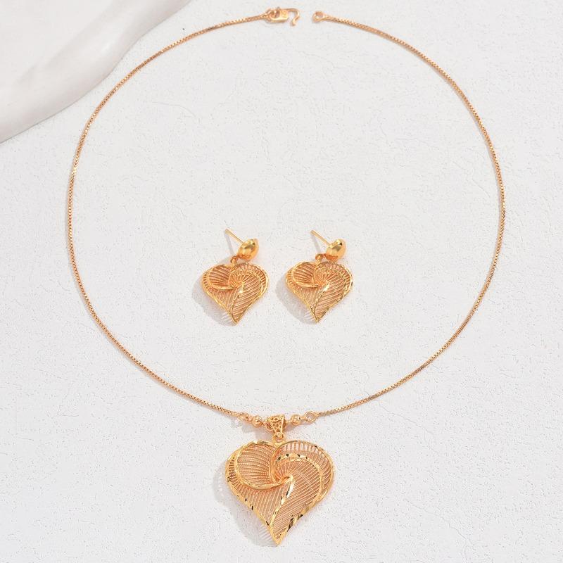 BLINGBAY Women's Jewelry Set Sweet Ethnic Fashion Wedding Accessories Earrings Necklace Set Hyperbole Girls Heart Shape Modern Jewelry Gift