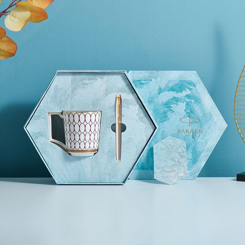Wedgwood Подарочный набор: Кружка "Розовая рапсодия" и ручка Parker IM