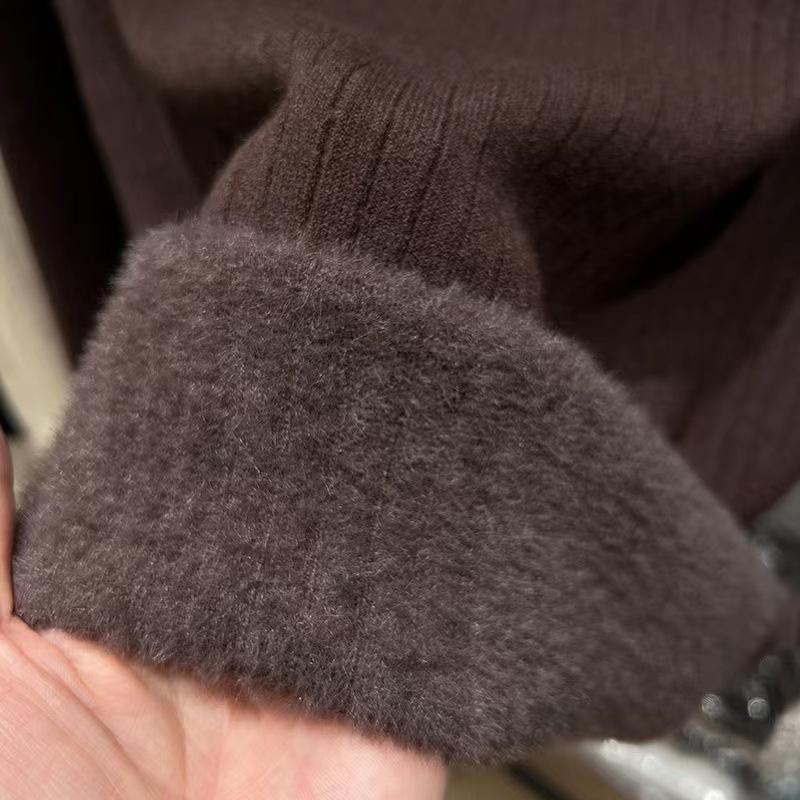 Женский осенне-зимний базовый свитер с полувысоким воротом и добавлением бархатного кружева. Утолщенный цельный трикотажный свитер из бархата для тепла и свободного кроя.